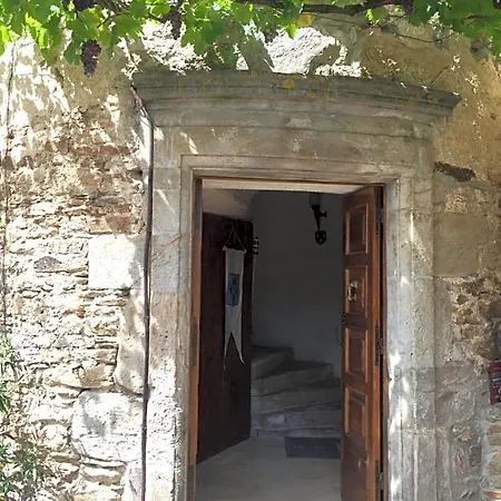 Bed and Breakfast Chateau De Cadars